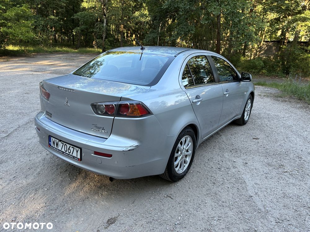 Mitsubishi Lancer 1.6 Invite - 2