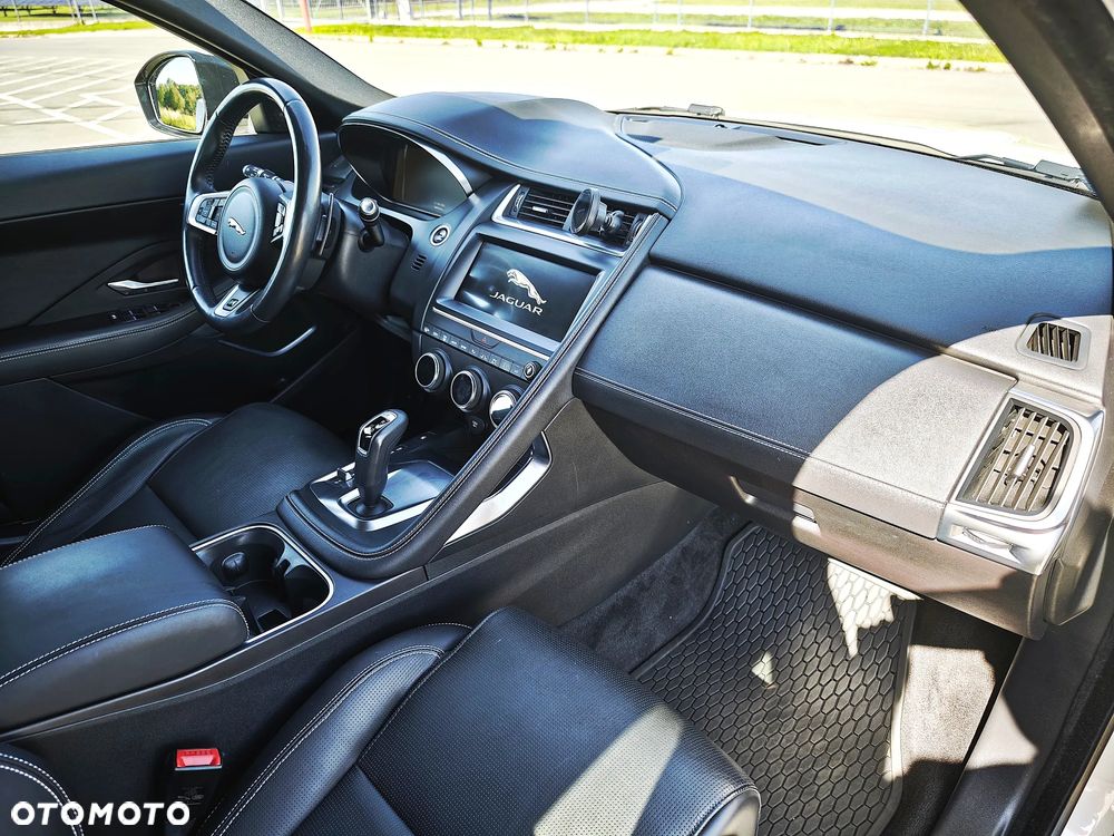 Jaguar E-Pace 2.0 i4P AWD R-Dynamic HSE - 26