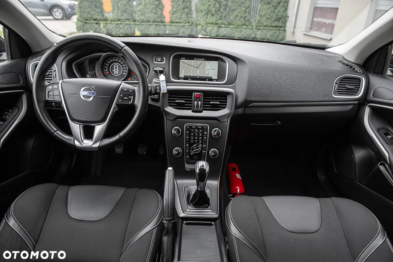 Volvo V40 - 24