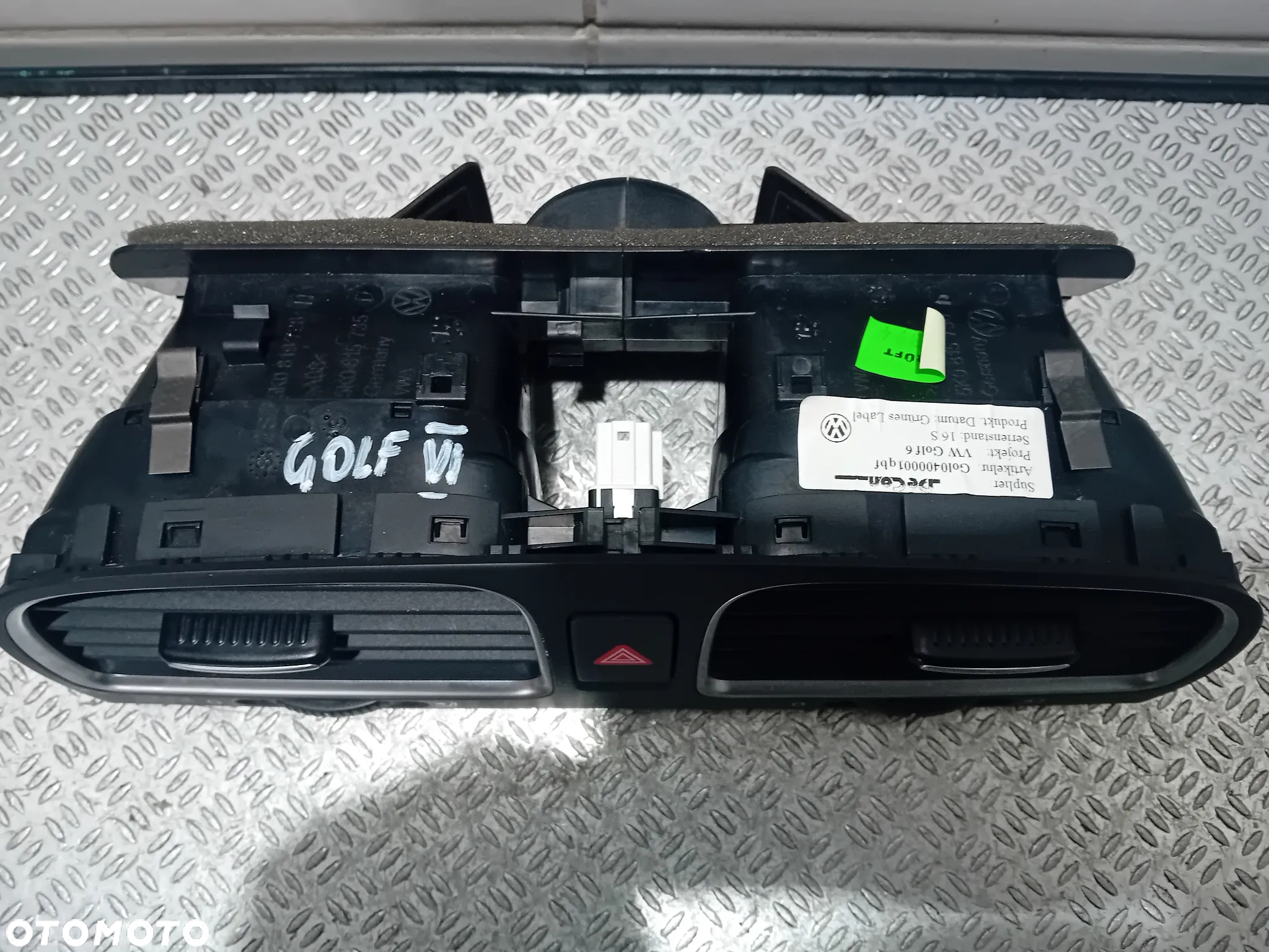kratka nawiewu środkowa VW Golf VI 2012 5K0819728N - 2