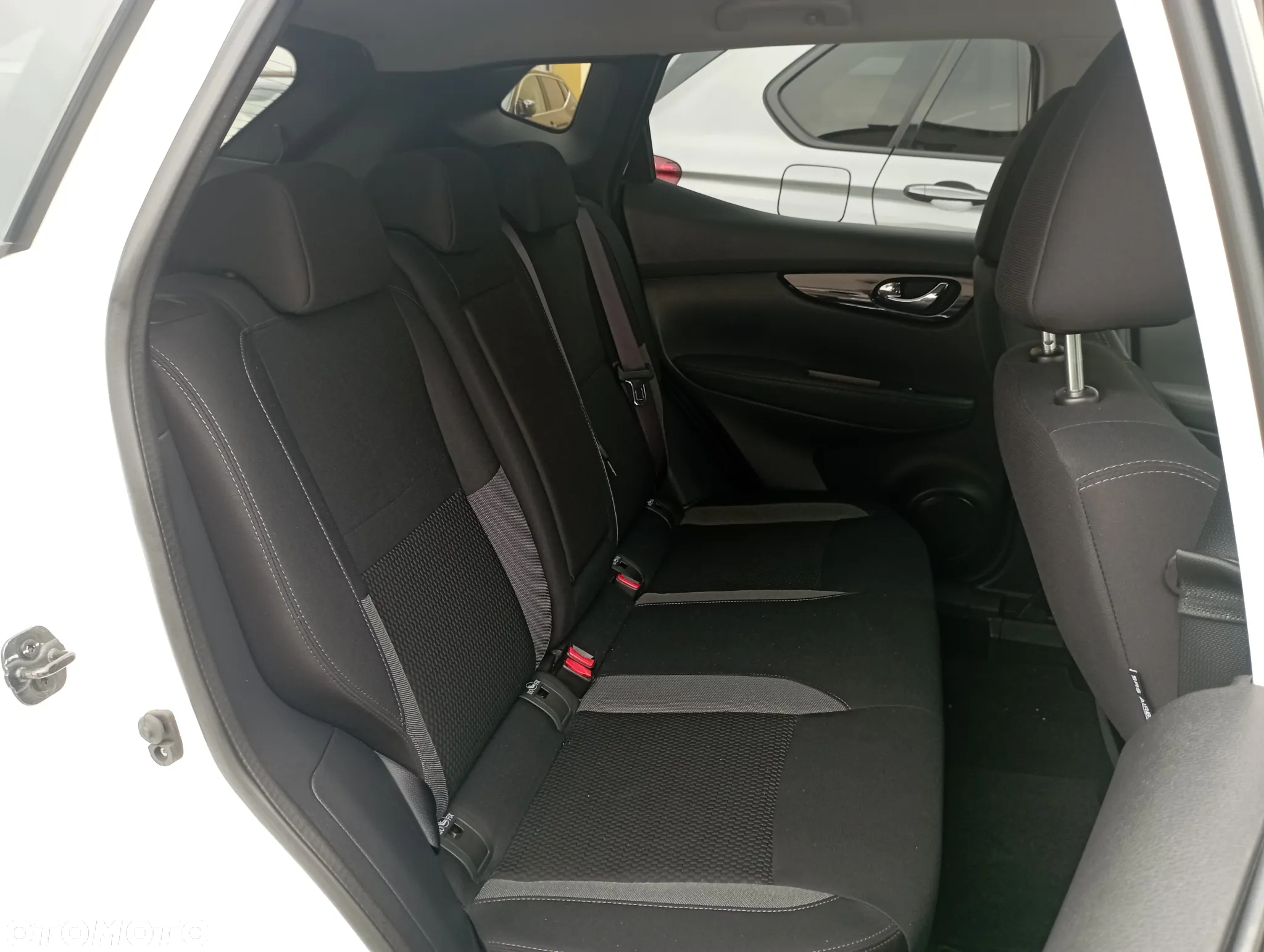 Nissan Qashqai 1.3 DIG-T Acenta EU6d - 10