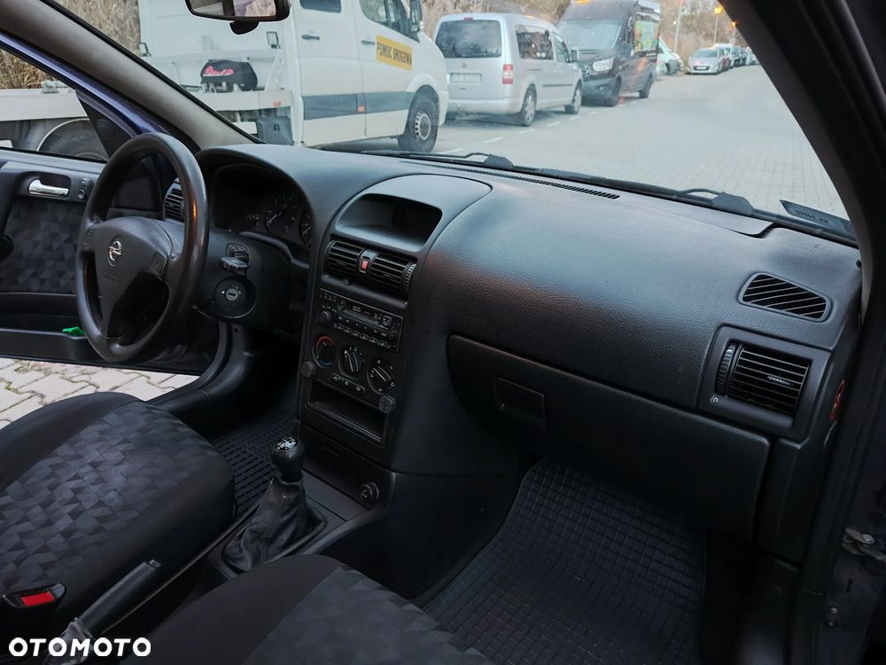 Opel Astra - 11