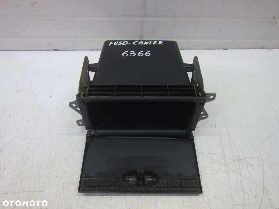 mitsubishi CANTER FUSO 7C15 3.0 DID EURO5 schowek - 1