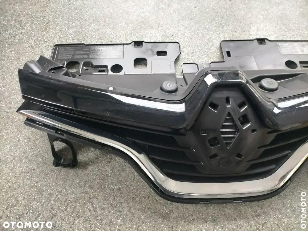 RENAULT CAPTUR ATRAPA GRIL I 623102335R - 2