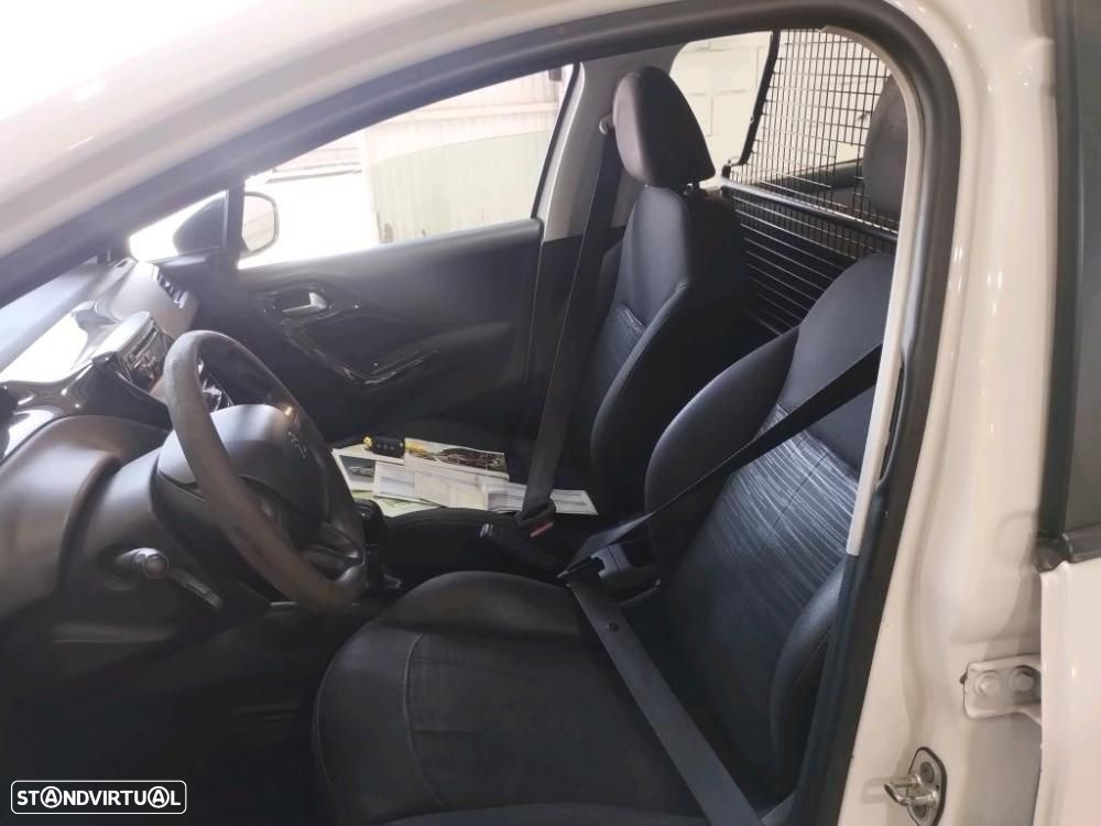 Peugeot 208  VAN - 3