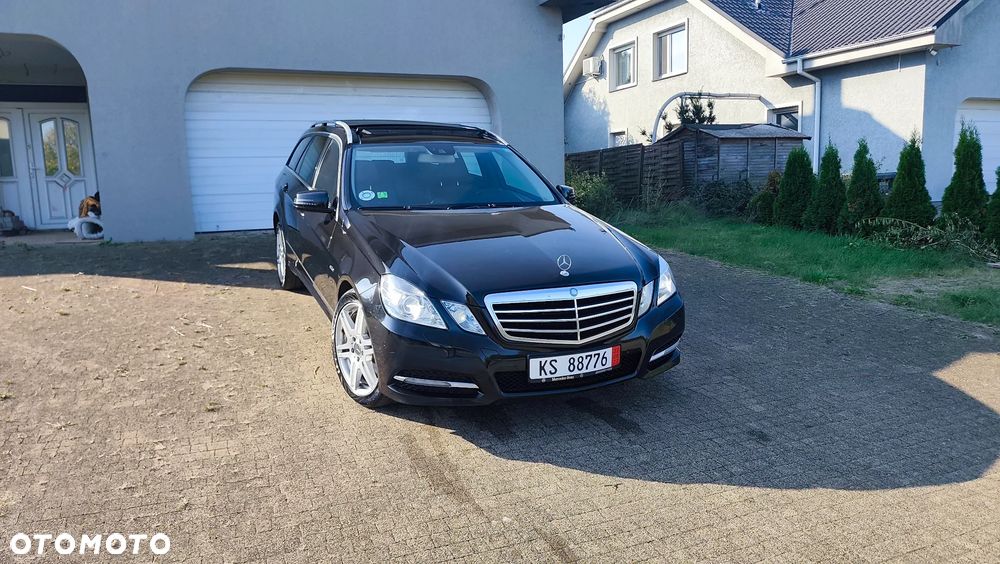 Mercedes-Benz E-Class 2011 photo 3