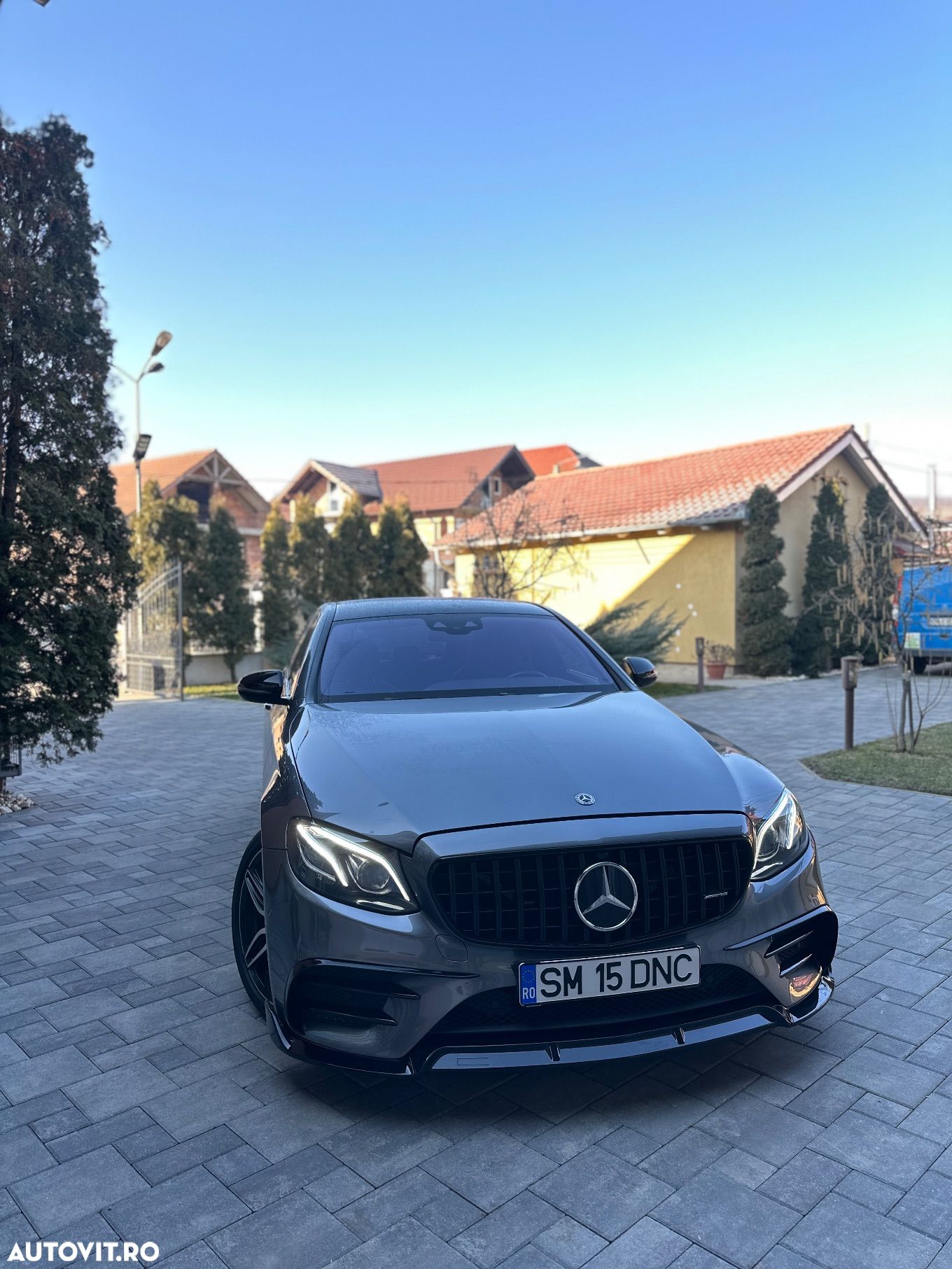Mercedes-Benz E - 1