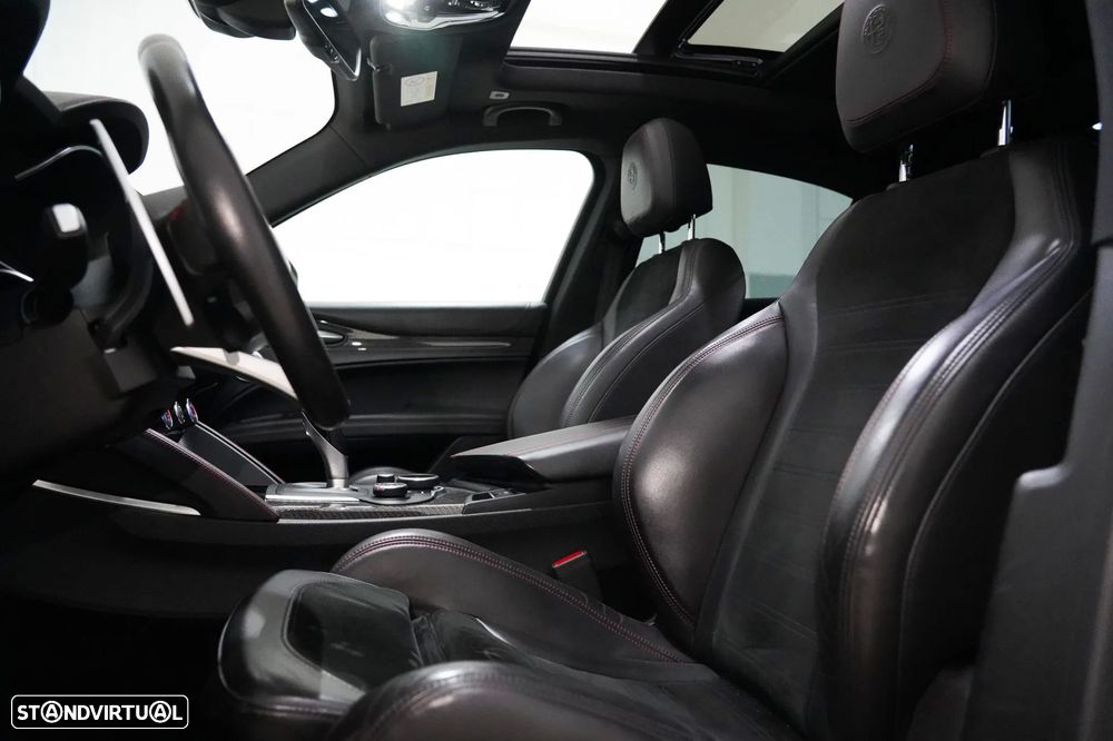 Alfa Romeo Stelvio 2.9 T Quadrifoglio AT8 Q4 - 10
