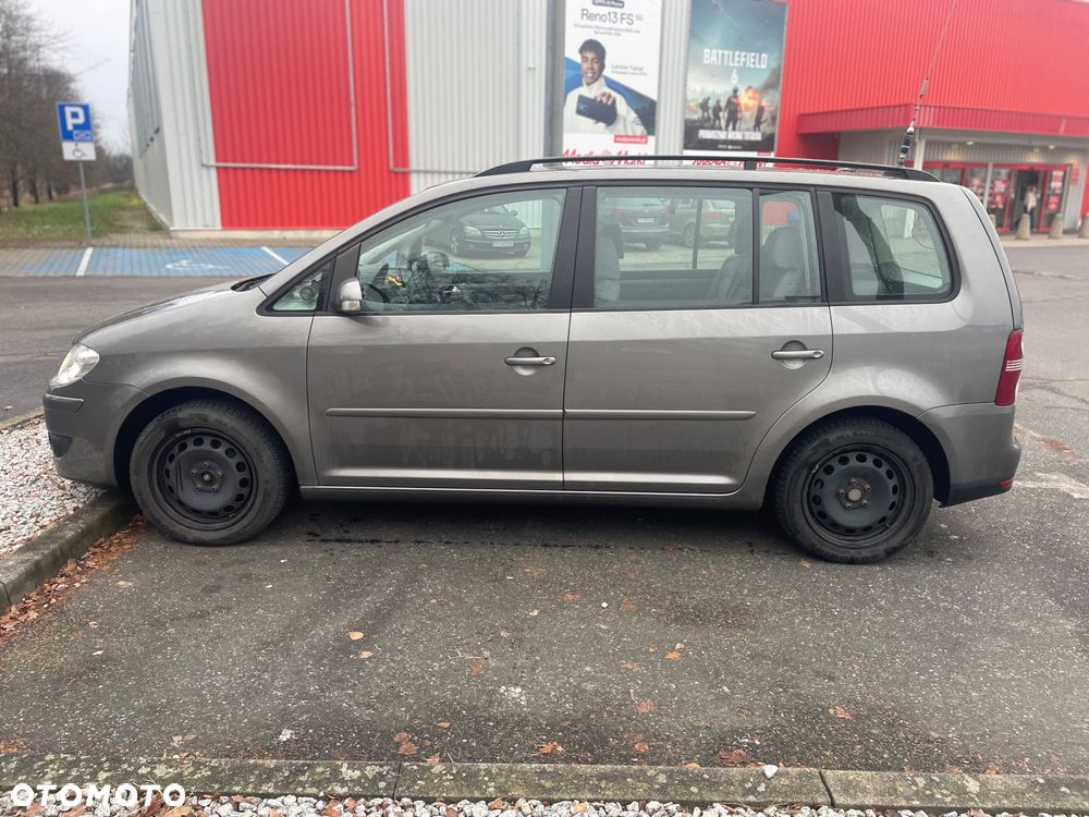 Volkswagen Touran - 8