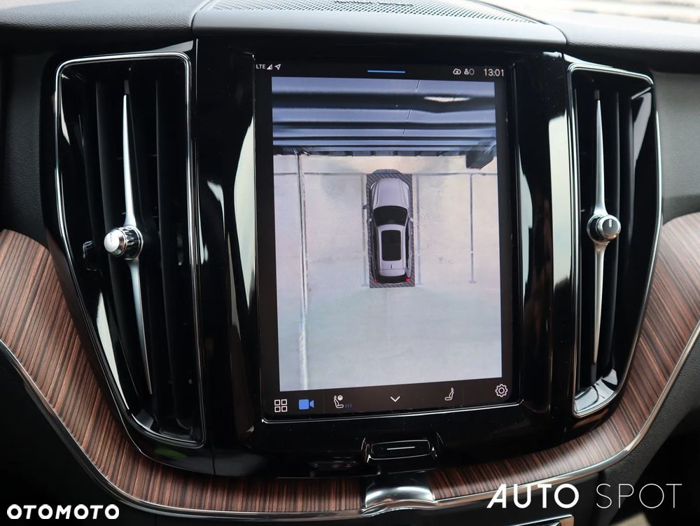 Volvo XC 60 B4 B Plus Bright - 27