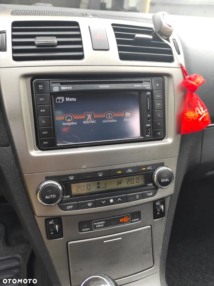 Toyota Avensis 2.0 D-4D 2010 - 5