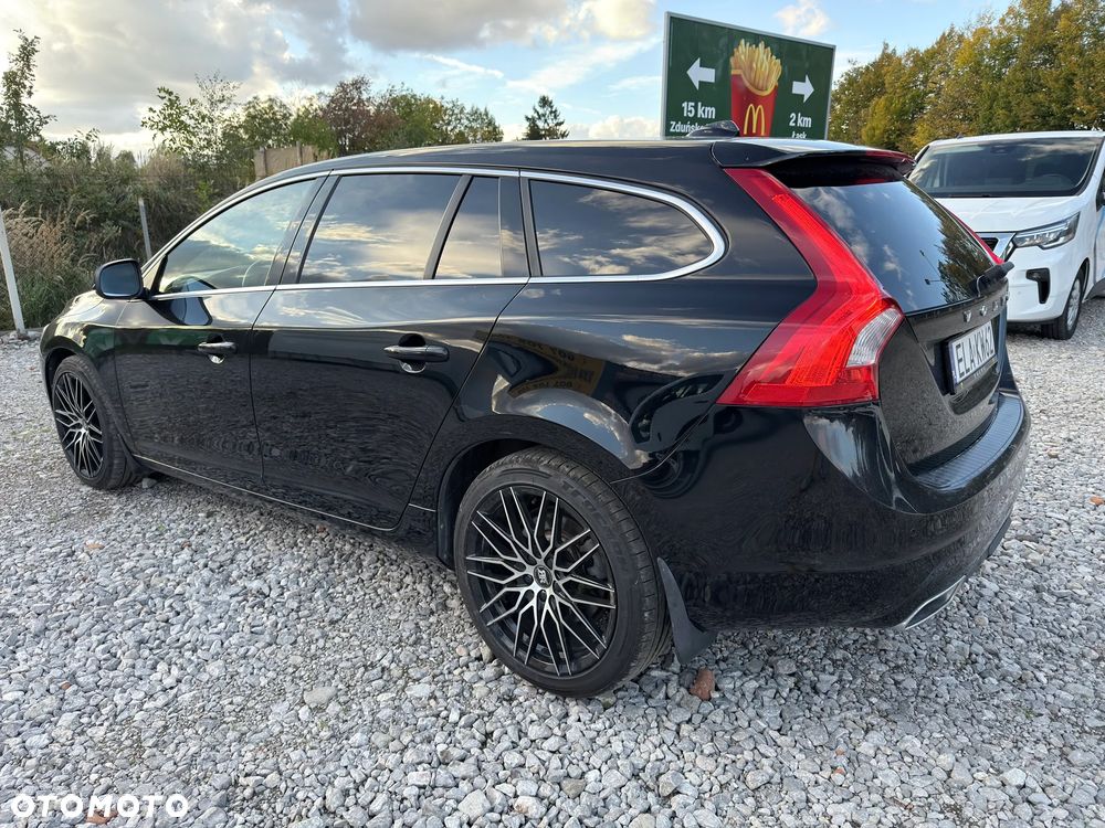 Volvo V60 D4 Momentum - 4