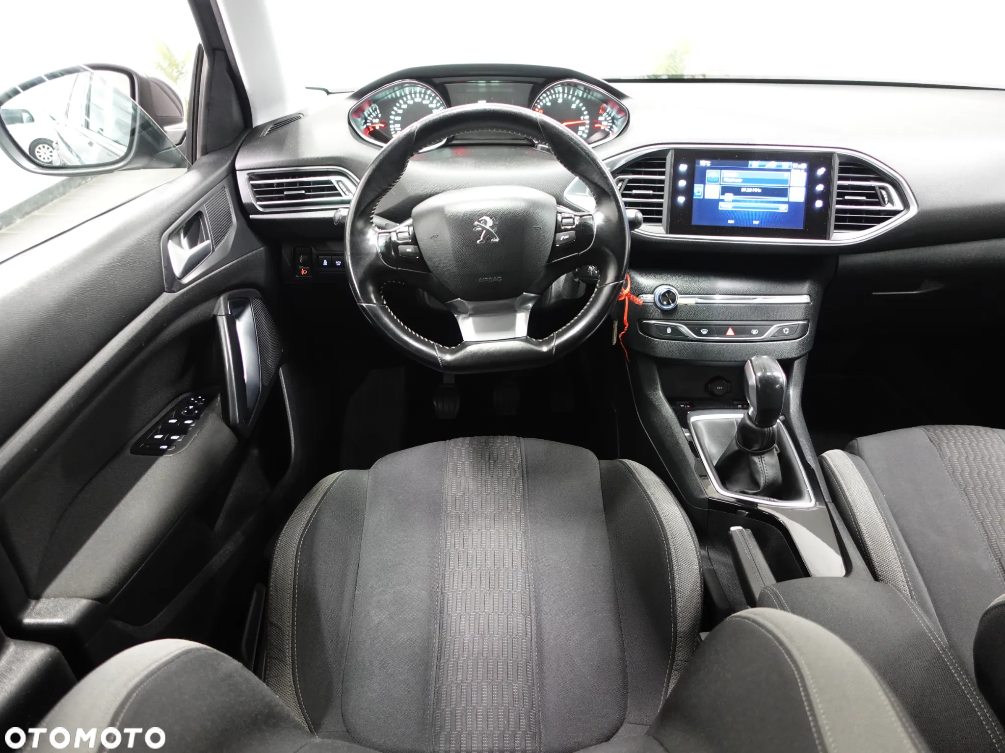 Peugeot 308 1.6 BlueHDi Style S&S - 30