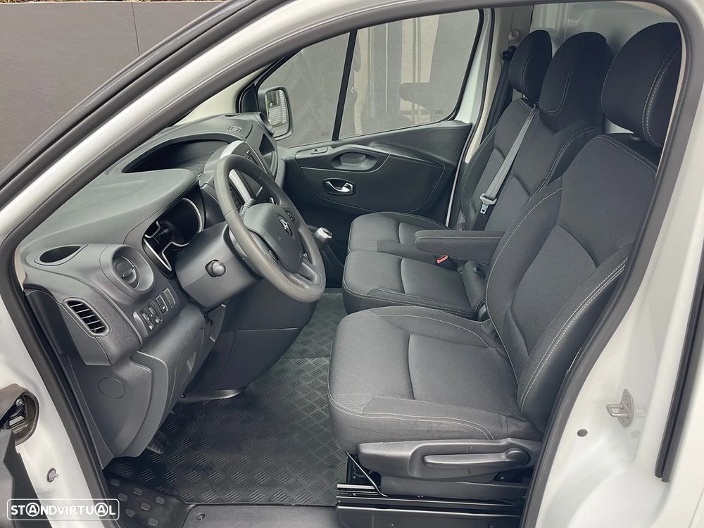 Renault Trafic 2.0 dCi IVA Dedutível - 18