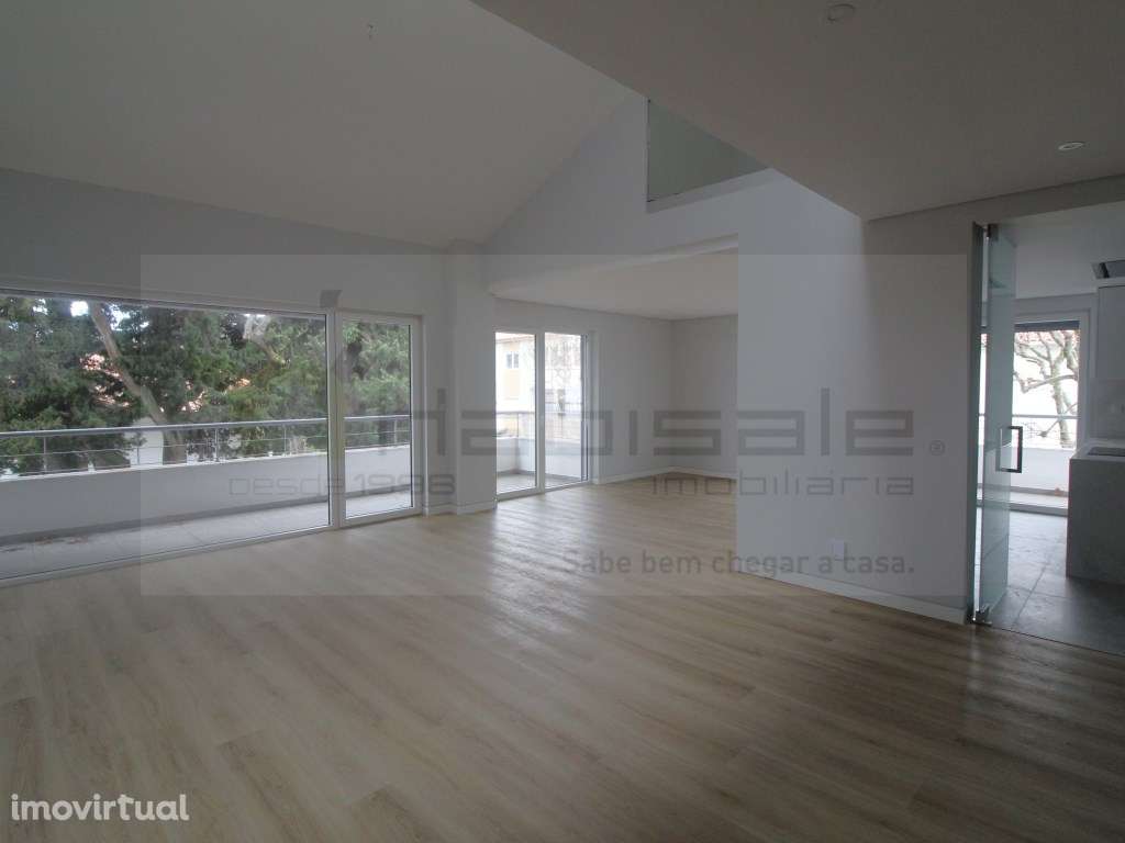 Excelente apartamento T3+1 no Centro de Carcavelos com Acabamentos ... - Grande imagem: 3/24