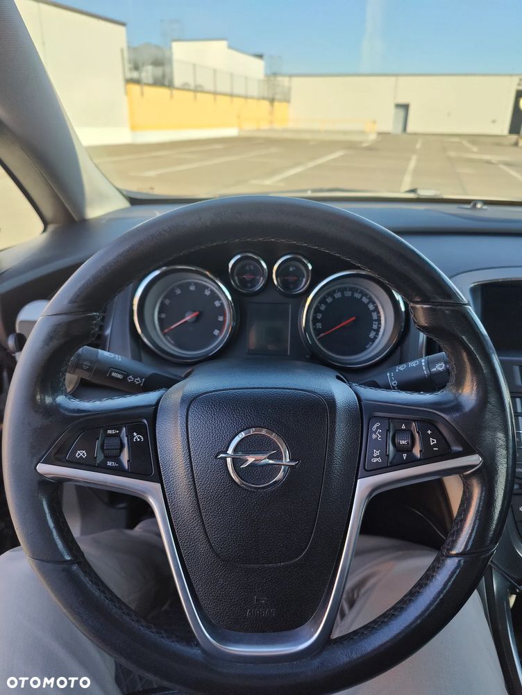 Opel Astra 1.6 T Cosmo - 12