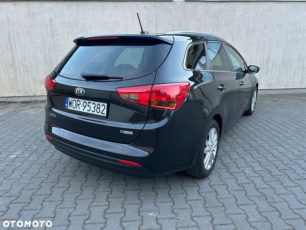 Kia Ceed 1.6 CRDi 128 ISG Dream Team Edition - 12