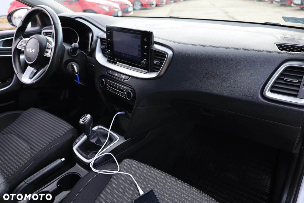 Kia Ceed 1.5 T-GDI M - 35