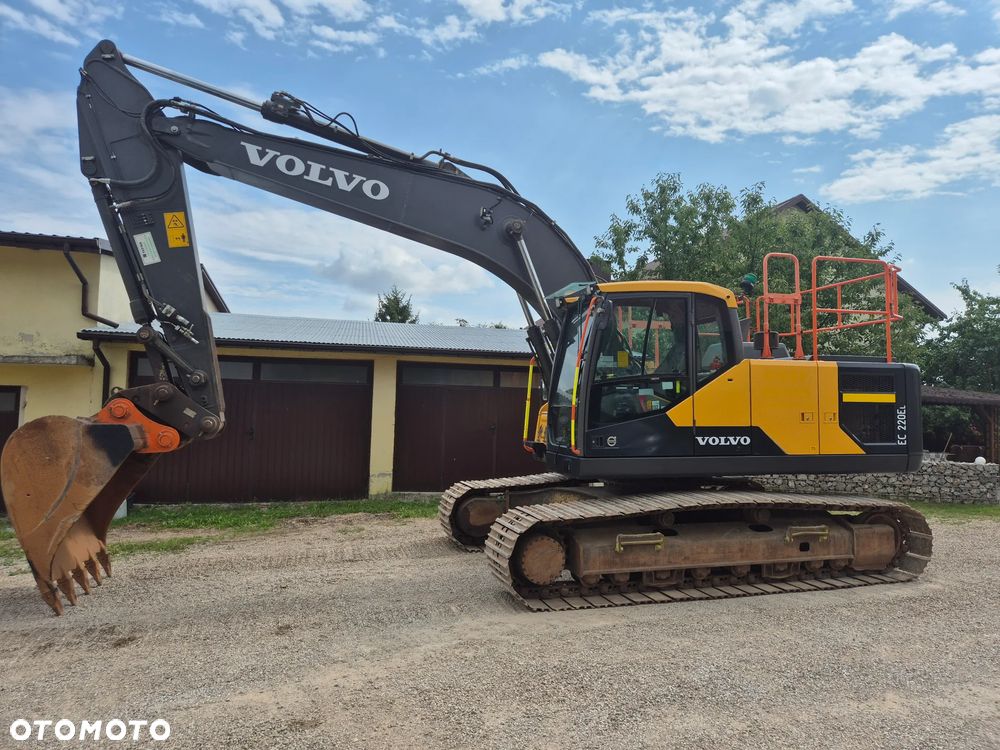 Volvo EC 220 EL - 12