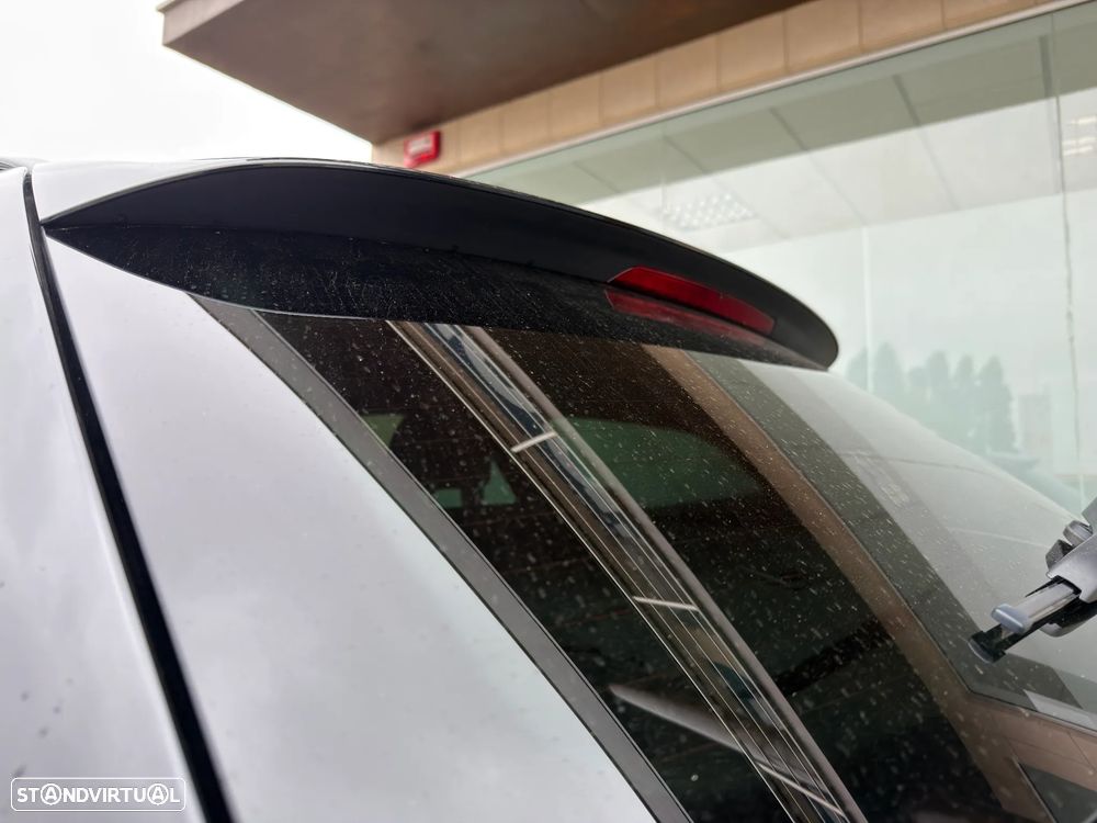 BMW 330 e Pack 50 anos M Auto - 13