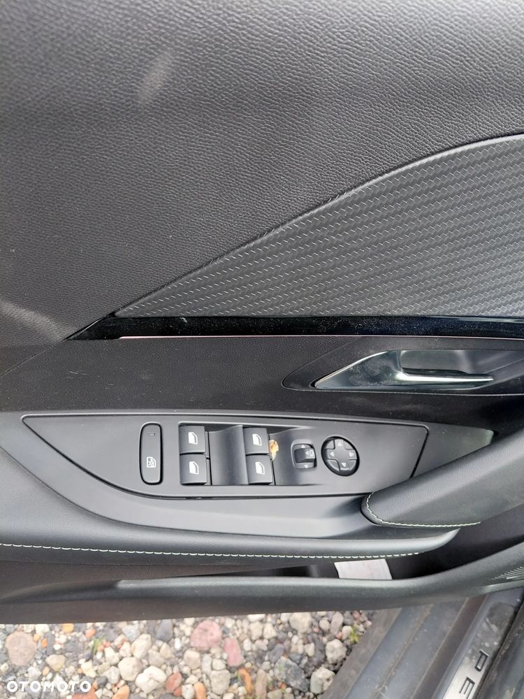 Peugeot 208 Hybrid 136 e-DSC6 GT - 14
