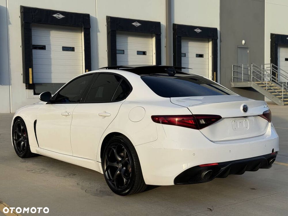 Alfa Romeo Giulia - 11