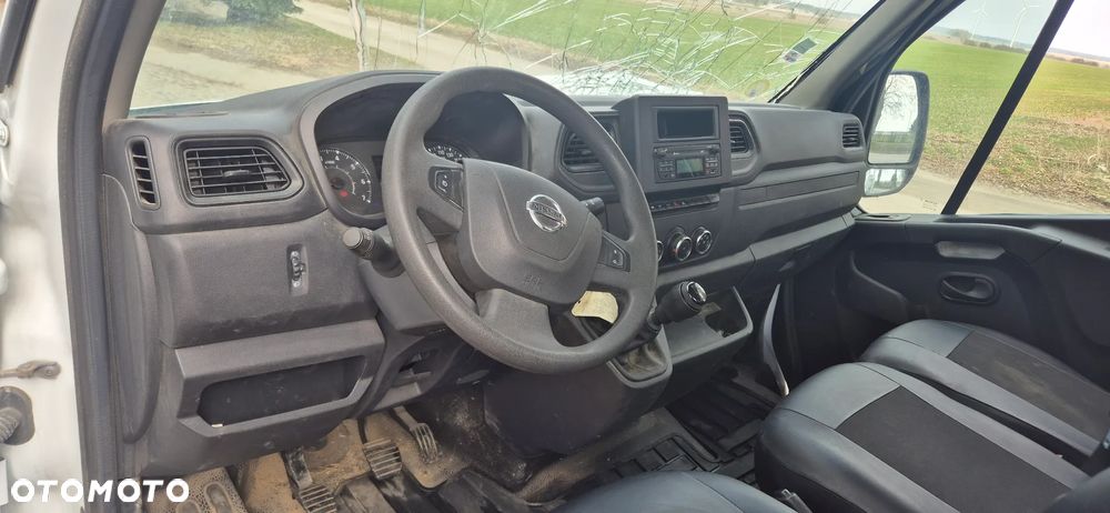 Nissan INTERSTAR - 26