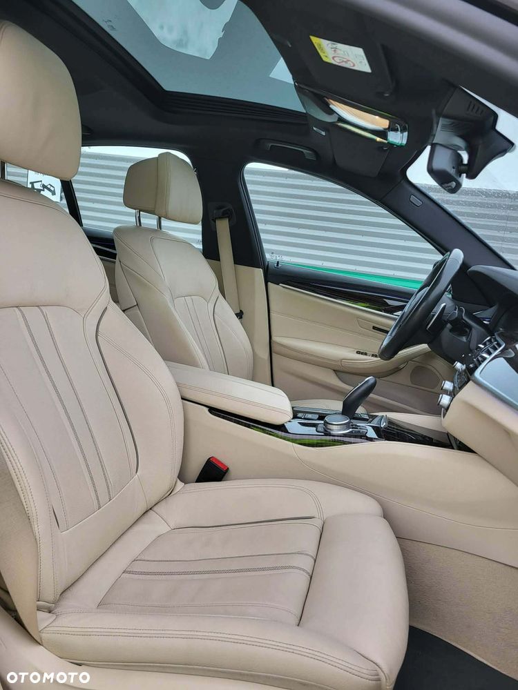 BMW Seria 5 530e iPerformance xDrive - 31
