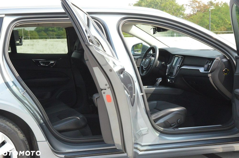 Volvo V60 D4 Geartronic Momentum - 38