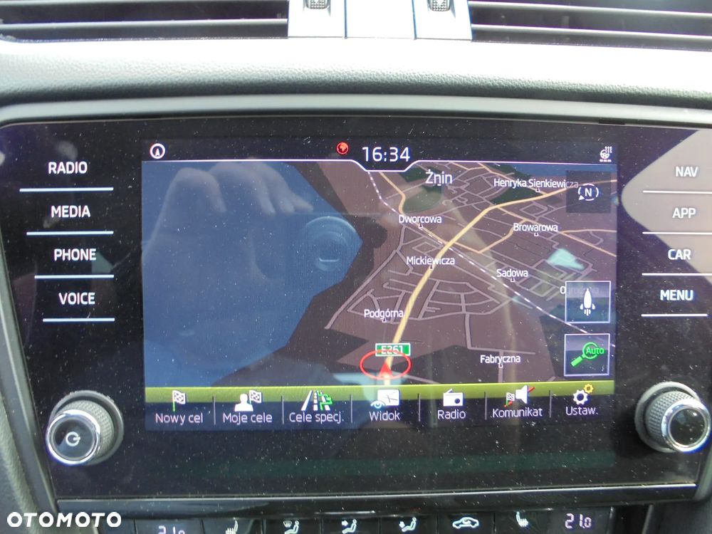 Skoda Octavia 2.0 TDI DSG Ambition - 25