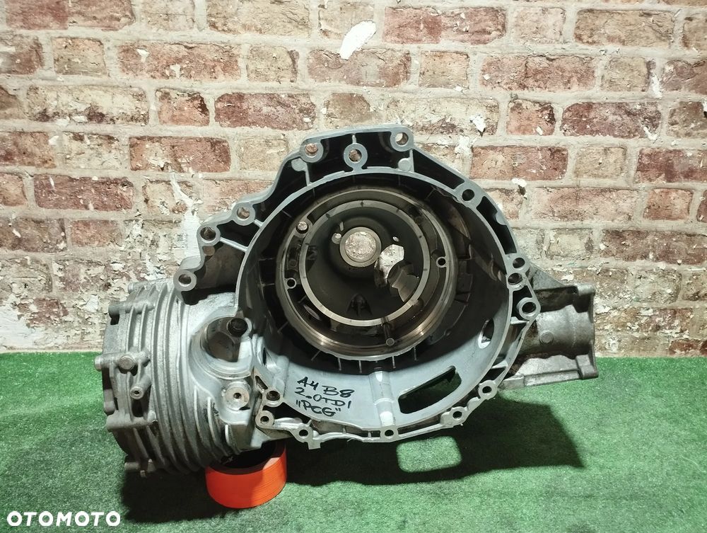 OBUDOWA DZWON SKRZYNI BIEGÓW MULTITRONIC 0AW301103R AUDI 2.0 TDI KOD: PCG - 2