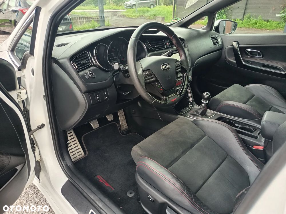 Kia Ceed 1.6 T-GDI GT - 18