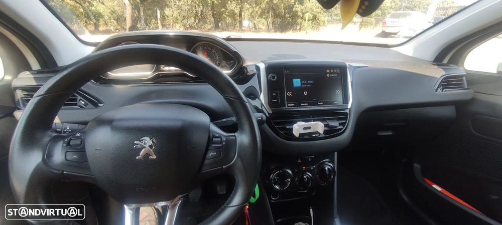 Peugeot 208 1.5 BlueHDi Signature - 9