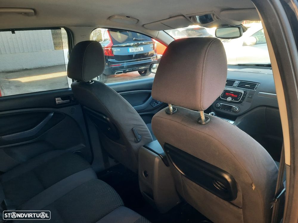 Ford C-Max 1.6 TDCi Titanium - 30