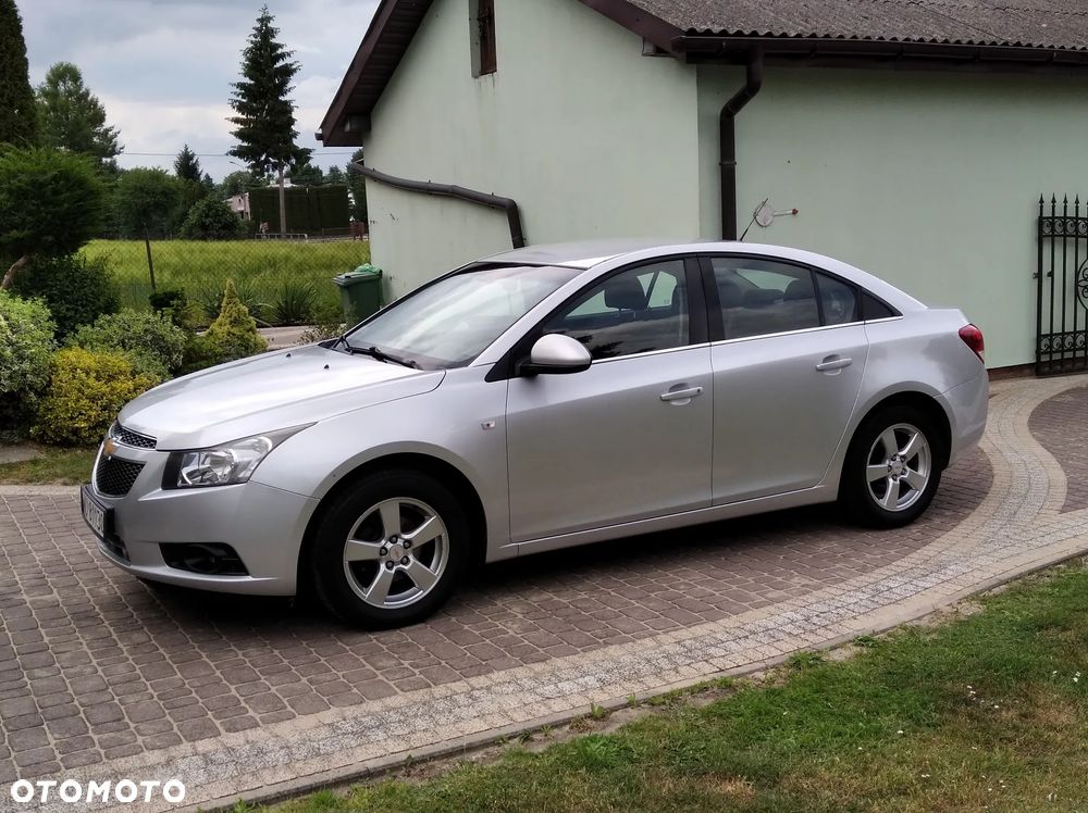 Chevrolet Cruze 1.6 LS - 16