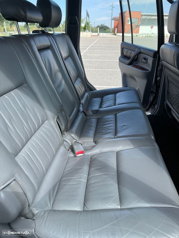 Toyota Land Cruiser 100 Auto Executive - 11