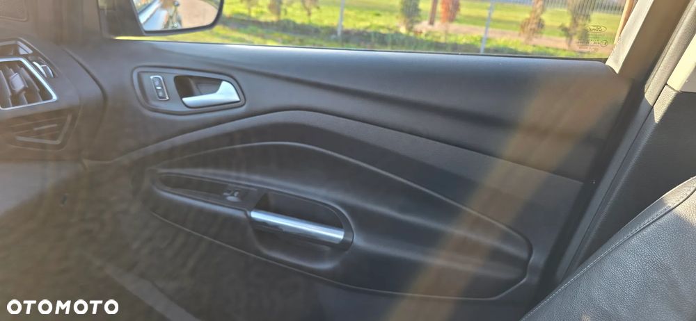 Ford Kuga 2.0 TDCi FWD Titanium - 15