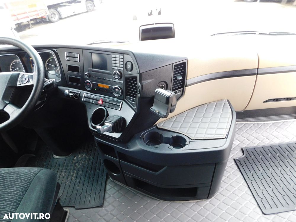 Mercedes-Benz Actros - 7