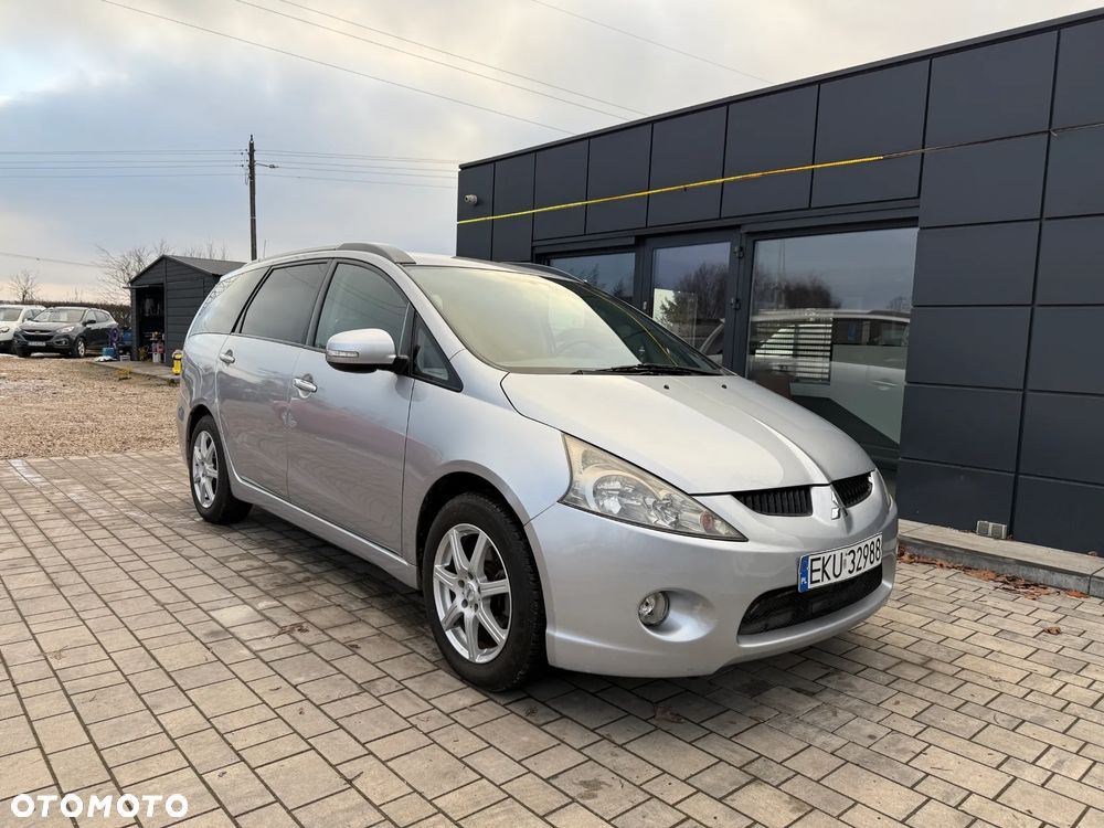Mitsubishi Grandis 2.4 Inform - 1
