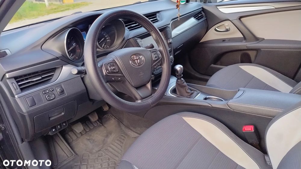 Toyota Avensis 1.8 Premium - 9