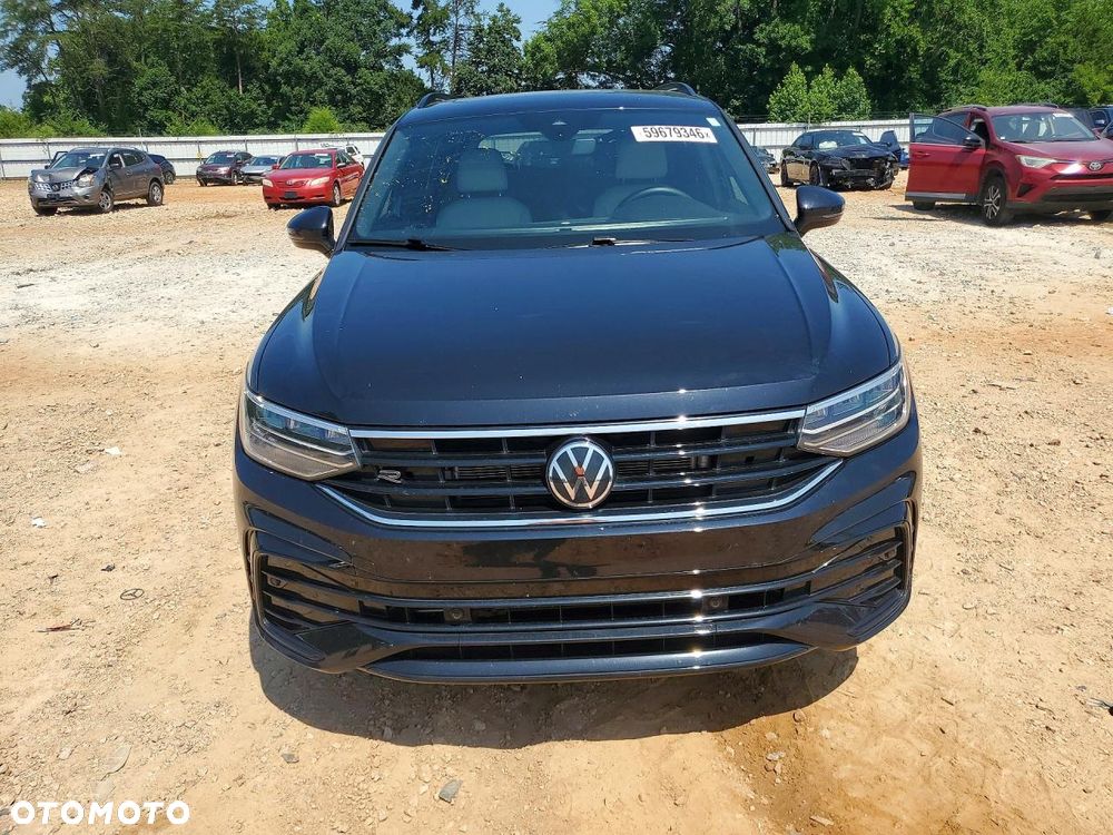 Volkswagen Tiguan - 2
