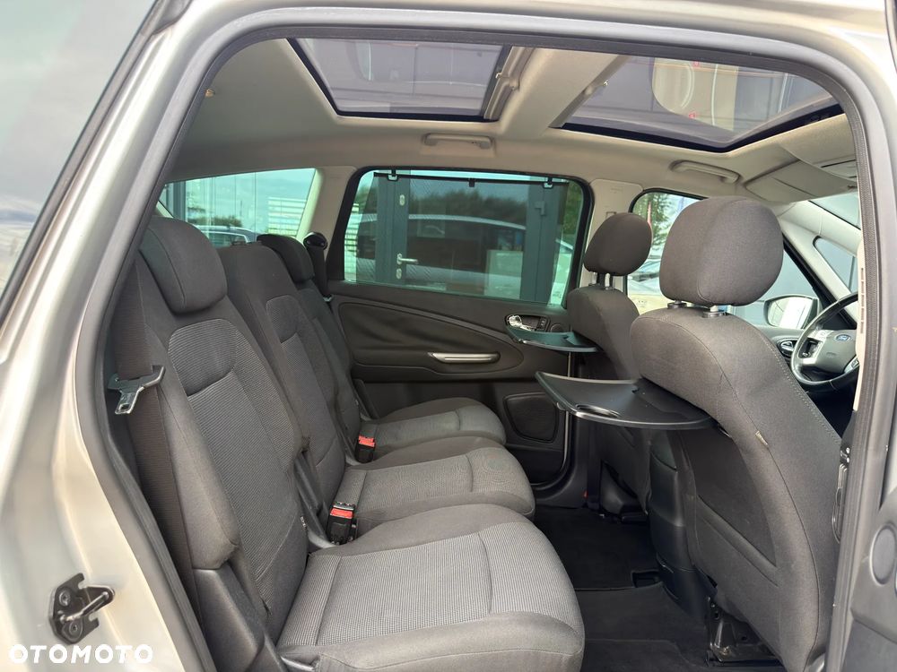 Ford S-Max 2.0 Titanium - 32