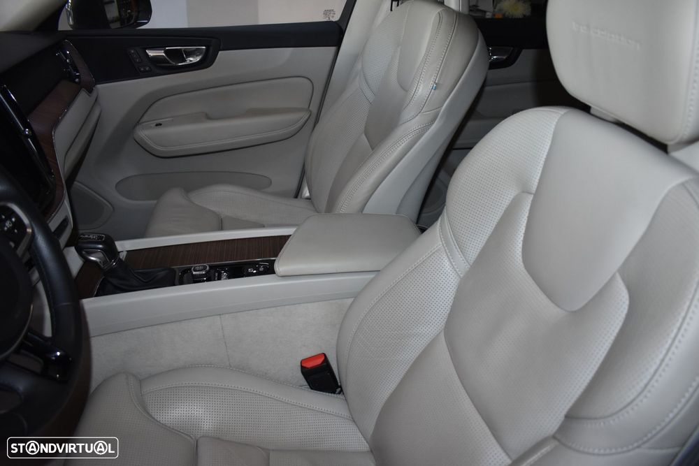 Volvo XC 60 2.0 D4 Inscription AWD Geartronic - 24