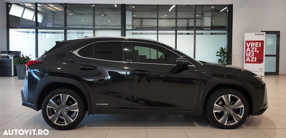 Lexus UX 250h - 9