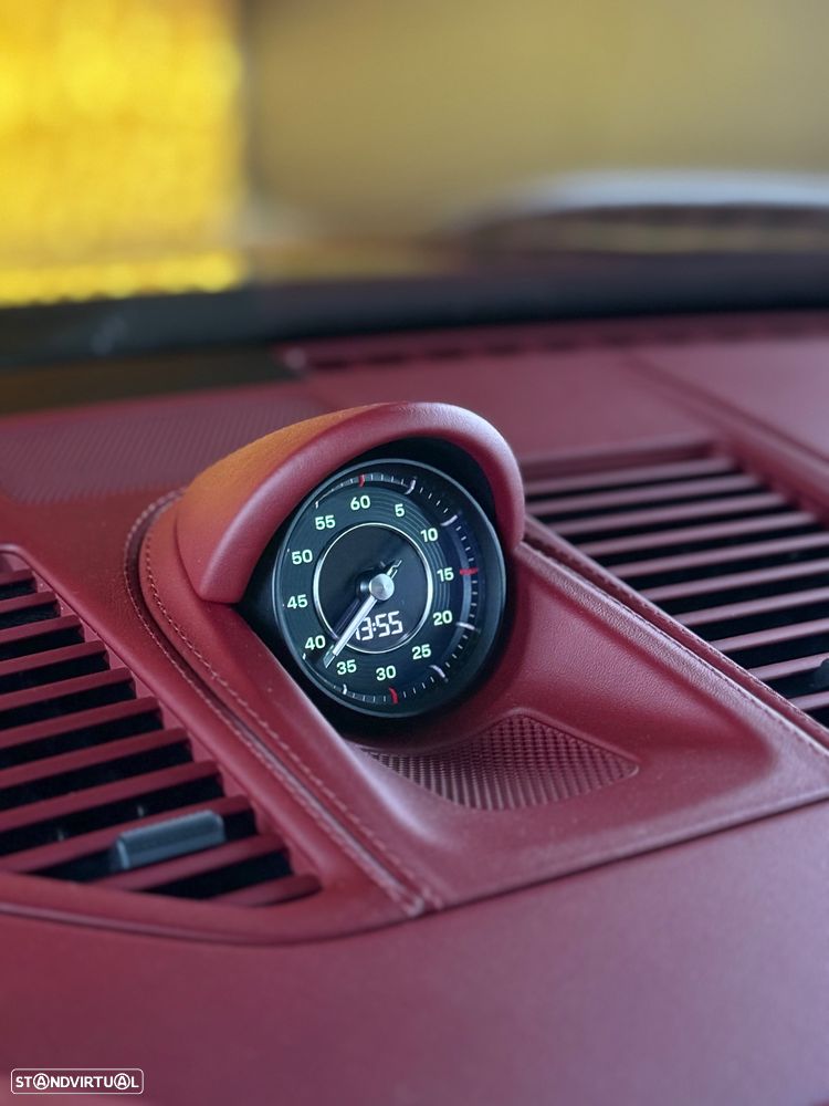 Porsche 911 (992) Targa 4S Heritage Design - 34