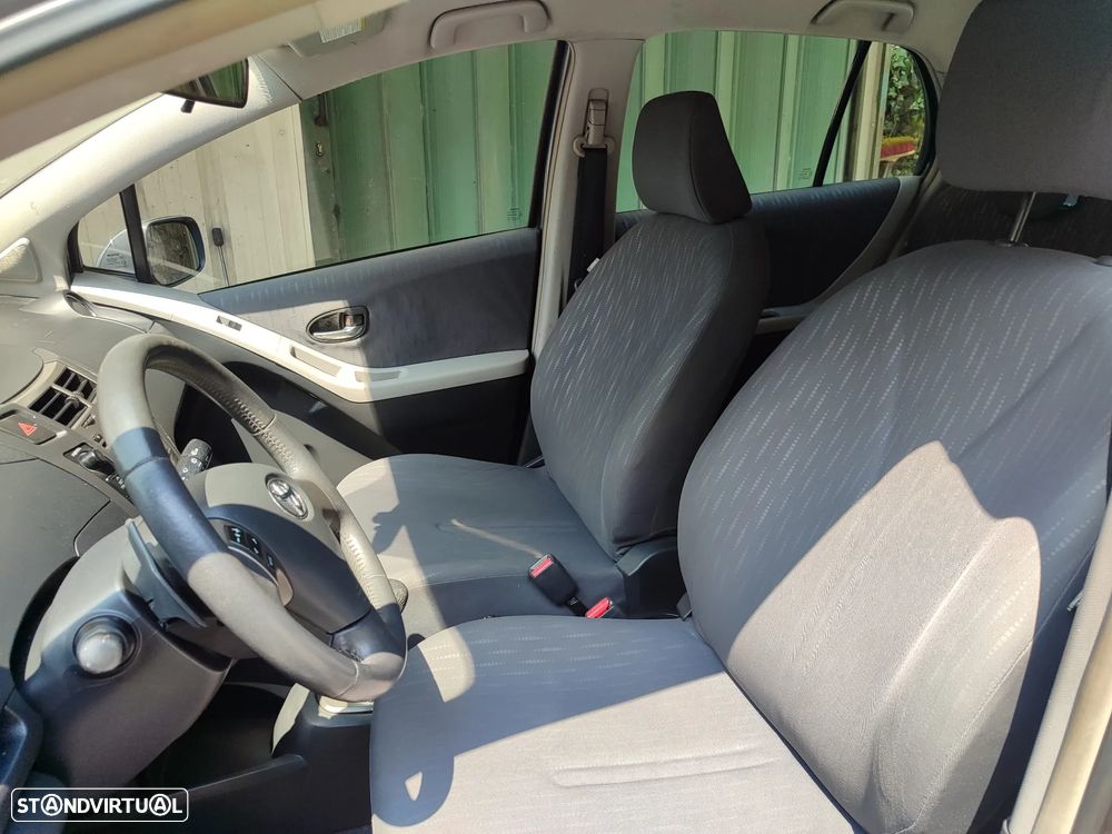 Toyota Yaris 1.4 D-4D Sol High Pack MM - 10