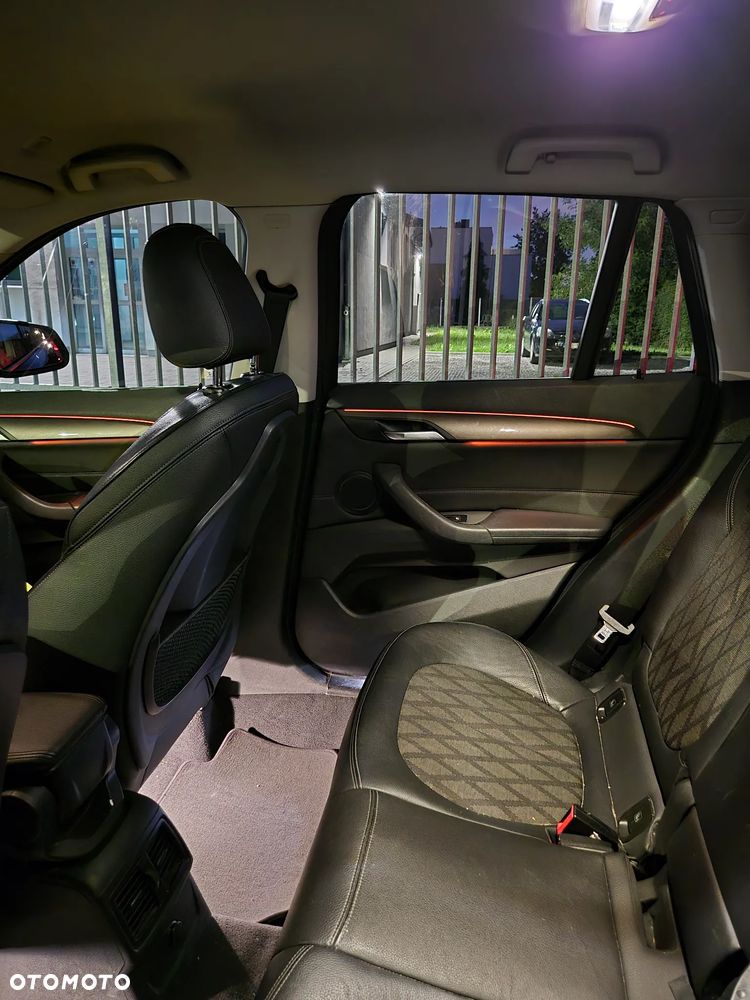 BMW X1 sDrive18i - 13