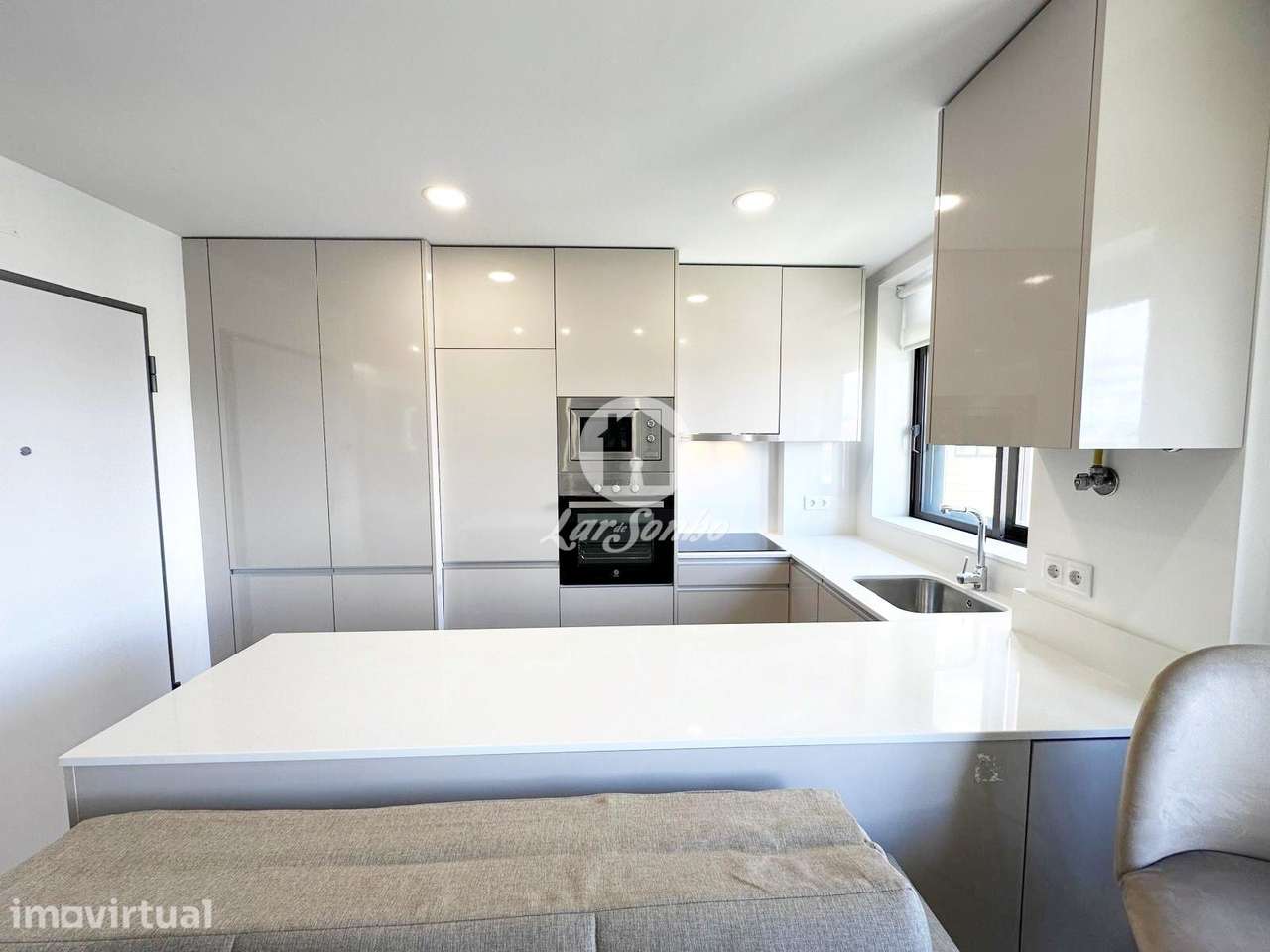 Apartamento T1 com lugar de garagem a 200m da praia da Póvoa de Varzim - Grande imagem: 5/13