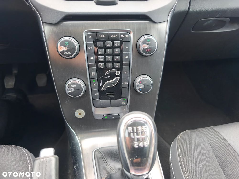 Volvo V40 D2 Momentum - 13