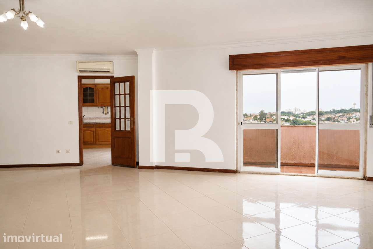 Apartamento T2 c/ Box fechada na Urbª de Fitares - Grande imagem: 3/27